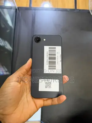Apple iPhone 16e 128GB Baki (An Yi Amfani Da Shi a UK)