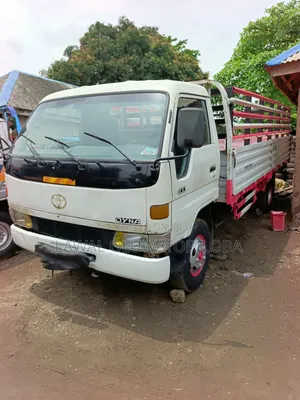 Toyota Dyna 400 Diesel Mini Truck (Amfani)