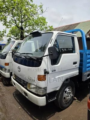 Toyota Dyna 150 Six Wheel Truck