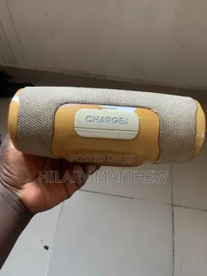 JBL Charge 4 Mai Magana da Bankin Wuta