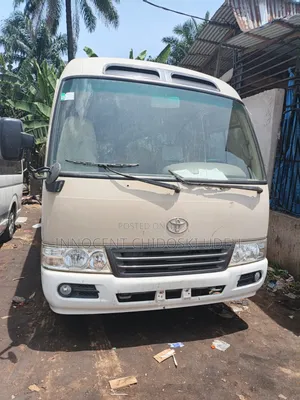 Toyota Coaster 2010 Fari