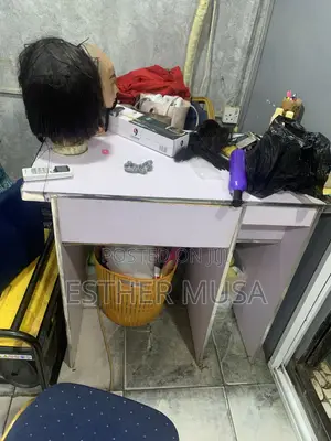 Teburin Katako don Ofis ko Nail Tech