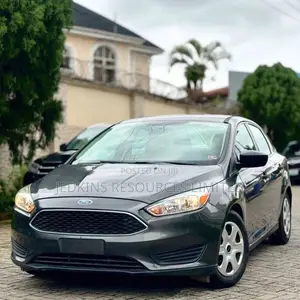 2015 Ford Focus S 4dr Sedan 2.0L Automatic Gray