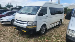 Toyota HiAce 2018 Fari