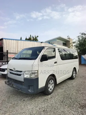 Toyota HiAce 2015 Fari