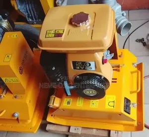 Plate Compactor Machine - Robin EY20 5.0HP