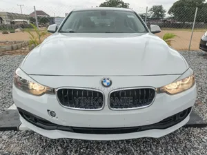 2017 BMW 320i Sedan RWD White