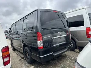 Toyota HiAce 2012 Baki