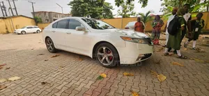 Acura TL 2010 Fari
