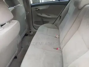Toyota Corolla 2010 Zinariya