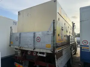 Foreign Used Iveco Manlift Truck (8 Tonnes Hiab)