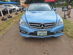 Mercedes-Benz E-Class 2013 Shuɗi