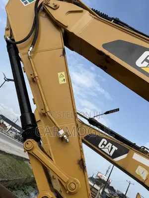Caterpillar 320D2 L Excavator - 2018