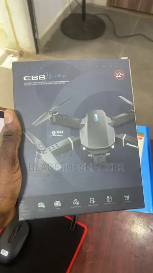E88 Pro Drone Mai Kamara Biyu na 4K