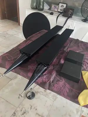 Bang & Olufsen Beolab 8000 Masu Magana (Duk Baƙi)