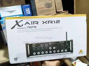 Behringer X Air XR12 12-Tashar Digital Mixer
