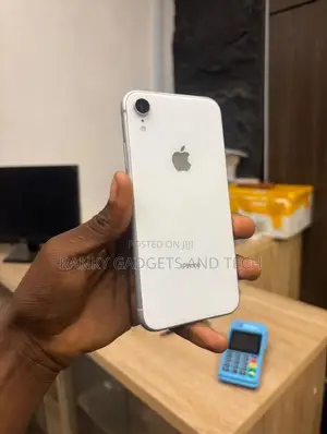 Apple iPhone XR 64GB Fari