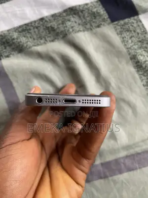 Apple iPhone SE 16GB Grey
