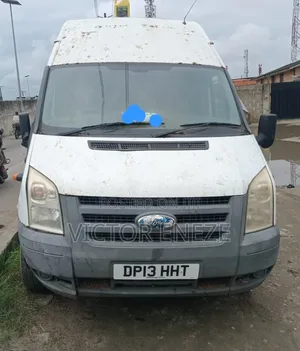 Ford Transit 2012 Fari