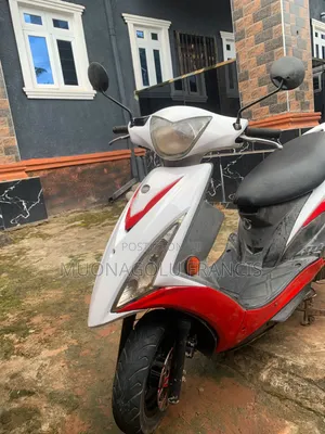 Kymco Agility 125 Scooter - Kai Dama Daga Belgium