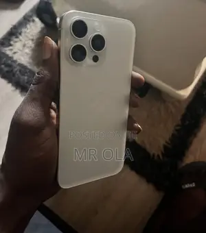 Apple iPhone 15 Pro Max 256GB White (WiFi Kawai, An Sauya Fuska/Baturi/Kyamara)