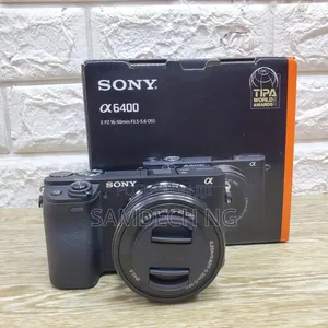 Sony A6400 da 16-50mm Lens