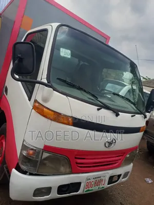 Toyota Dyna 2002 Fari Mini Truck
