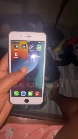 Apple iPhone 7 Plus 128GB Baki
