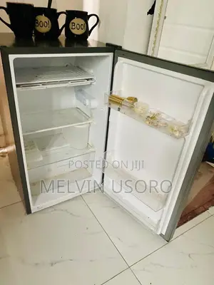 Firijin Hisense da aka yi amfani da shi na tsawon watanni 6 don siyarwa
