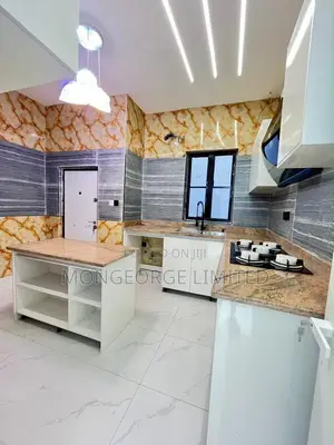 4 Bedroom Townhouse/Terrace a Osapa London Sayarwa