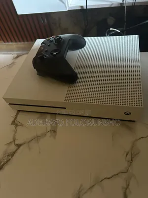 Xbox One S 1TB da Wasanni