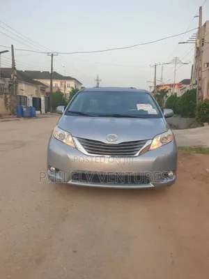 Toyota Sienna LE 7-Fitar Da Zama Ta 2014