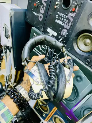 Tsoffin Hannun Jini Na Musamman Soundmaster EE-77 (8 Ohm)