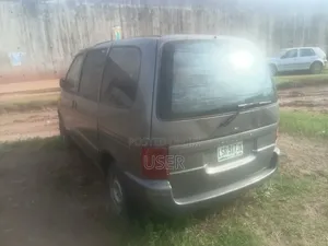 Nissan Serena 2000 Grey