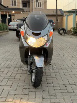 Suzuki Burgman 2015 Grey Scooter