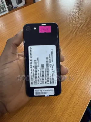 Apple iPhone SE (3rd Gen) 64GB