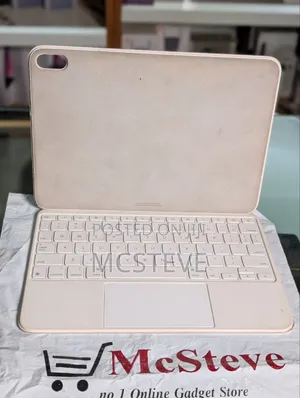 Apple Magic Keyboard Folio for iPad 10th/11th Gen (Open Box)