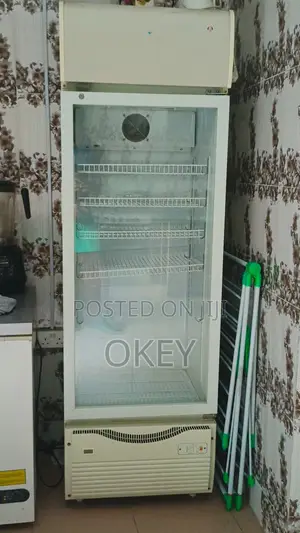Firijin Kasuwanci na Abubuwan Sha - Beko