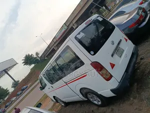 Toyota HiAce 2015 White Commuter