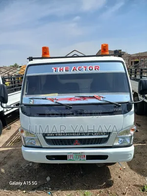 Mitsubishi Canter Mini Truck (2012)