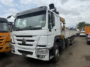 Brand New Howo 371hp Crane Truck with 18 Tonnes Hiab
