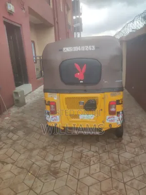 Bajaj RE 2026 Yellow Keke