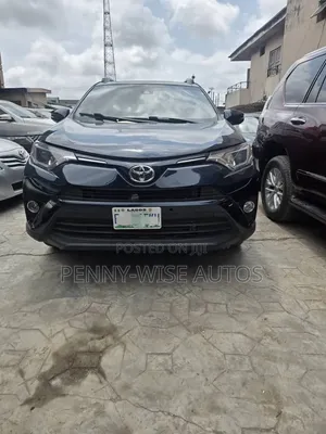 Toyota RAV4 XLE AWD 2019 Blue