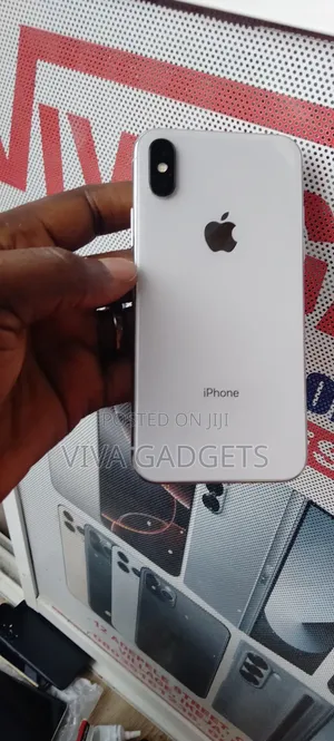 Apple iPhone X 64GB Fari (Amfani da UK)