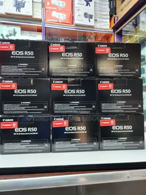 Canon EOS R50 Mirrorless Kamera da RF-S 18-45mm Lens Kit