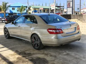 2010 Mercedes-Benz E350 Base 4Matic Sedan