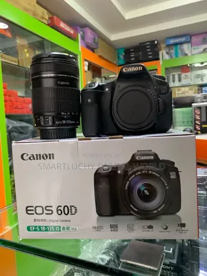 Canon EOS 60D DSLR with 18-135mm IS Lens