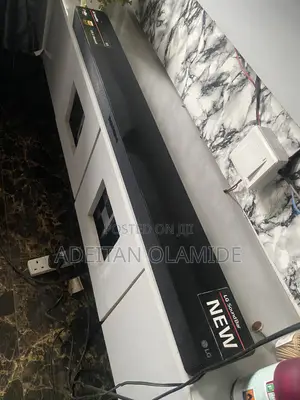 LG Sound Bar SK5 with DTS Virtual:X