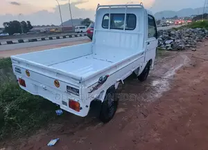 Daihatsu Hijet 2000 Mini Truck