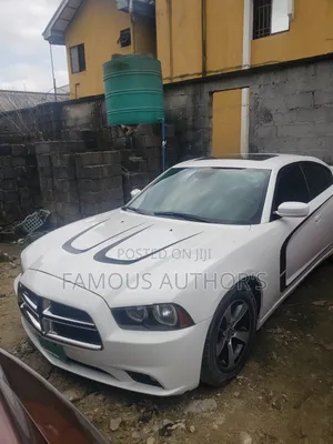 Dodge Charger 2013 Fari